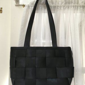 The Original Seatbelt Bag by Harveys